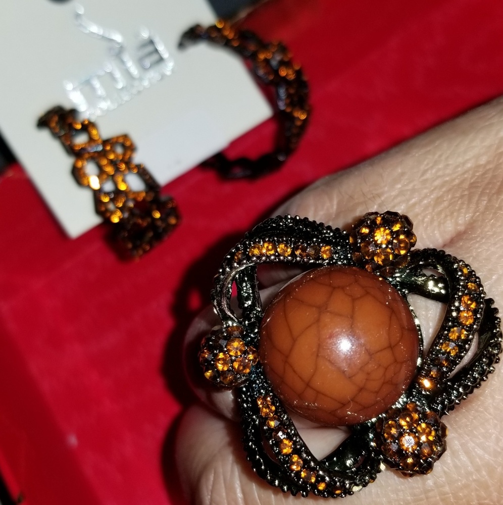 Set of ring and earrings